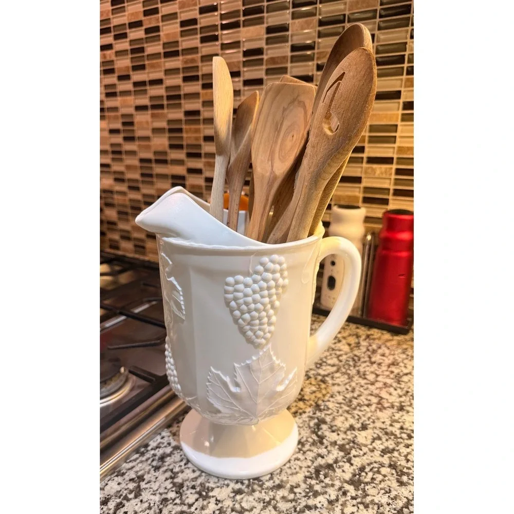 Vintage White‎ Milk Glass Grape Harvest Pedestal Pitcher Vase Planter 9